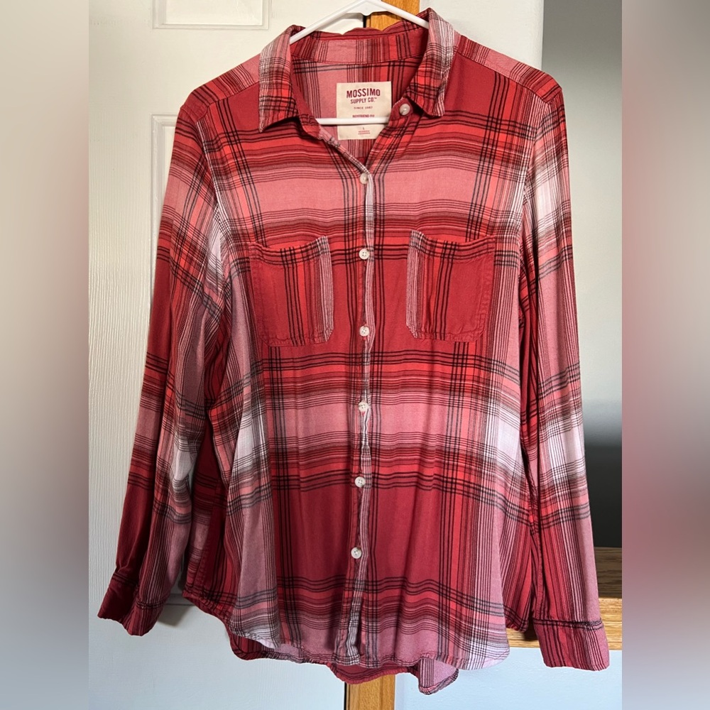 Mossimo women’s large button-down shirt